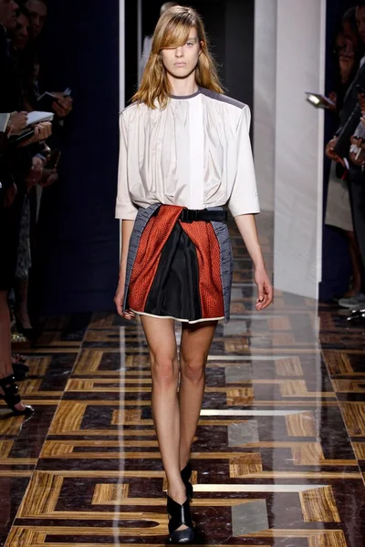 Look 14